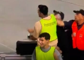 امن الملاعب يعتدي على مصور اثناء تأدية واجبه في مباراة الجوية والوزراء